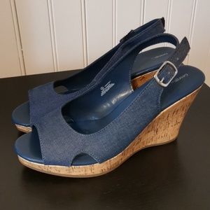 George wedge sandal size 9
